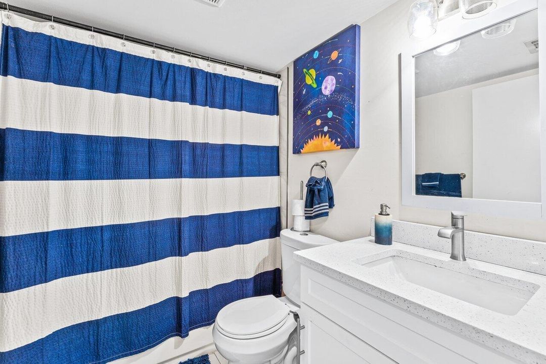 For Sale: $214,900 (2 beds, 2 baths, 1111 Square Feet)