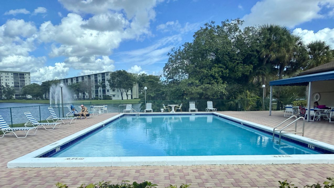 На продажу: $230,000 (2 спален, 2 ванн, 1222 Квадратных фут)