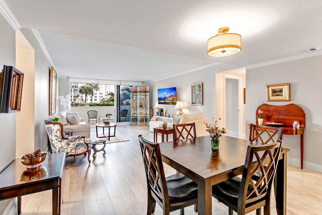 For Sale: $645,000 (2 beds, 2 baths, 1348 Square Feet)