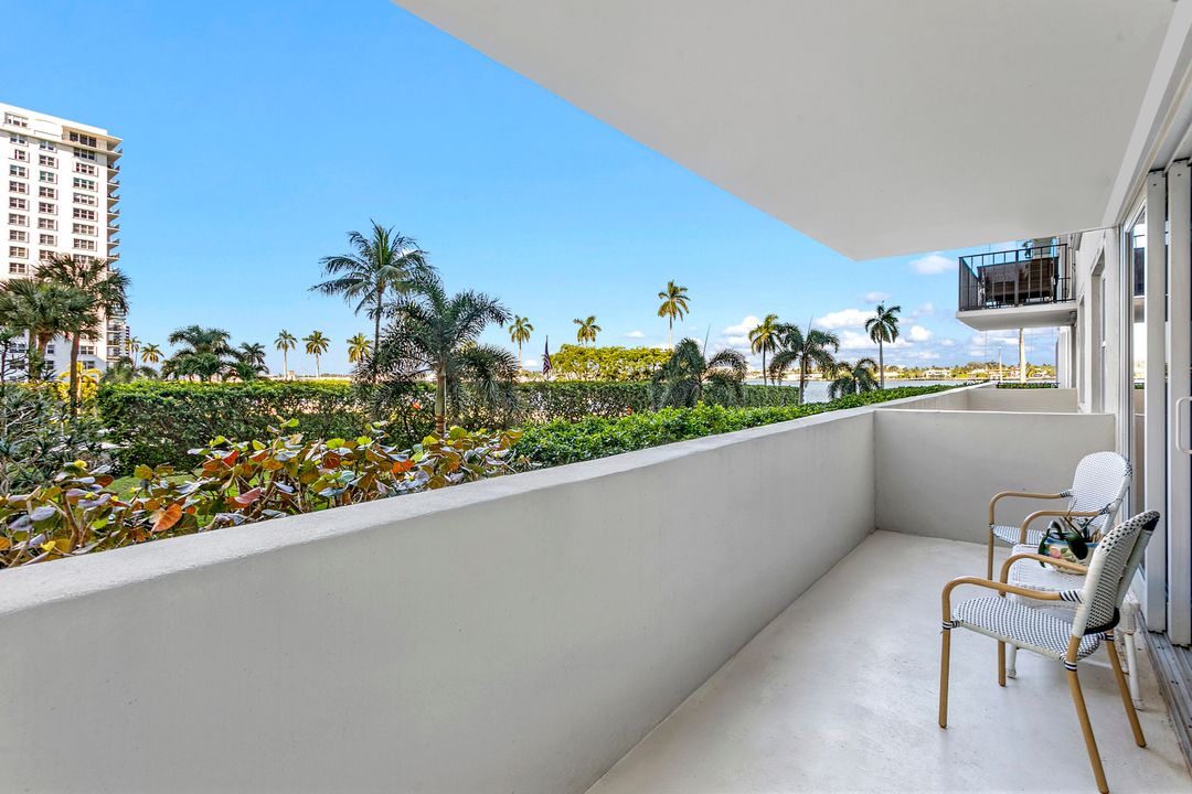 For Sale: $645,000 (2 beds, 2 baths, 1348 Square Feet)