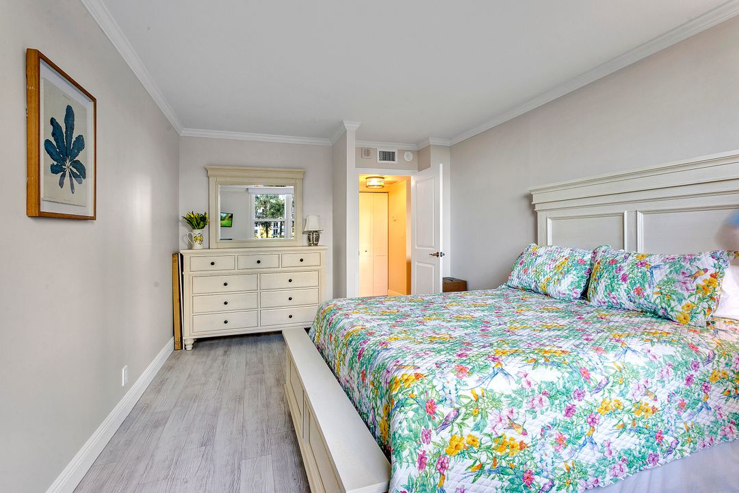 For Sale: $645,000 (2 beds, 2 baths, 1348 Square Feet)