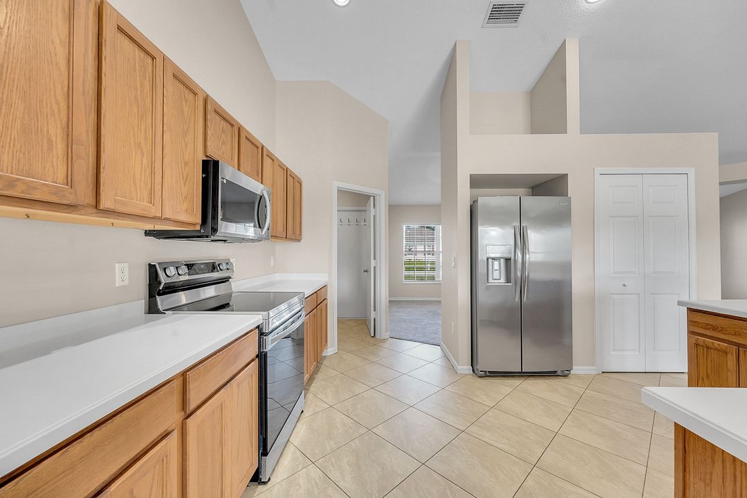 En Venta: $385,000 (3 camas, 2 baños, 1986 Pies cuadrados)