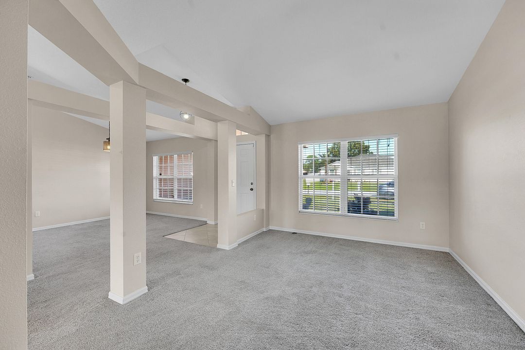 En Venta: $385,000 (3 camas, 2 baños, 1986 Pies cuadrados)