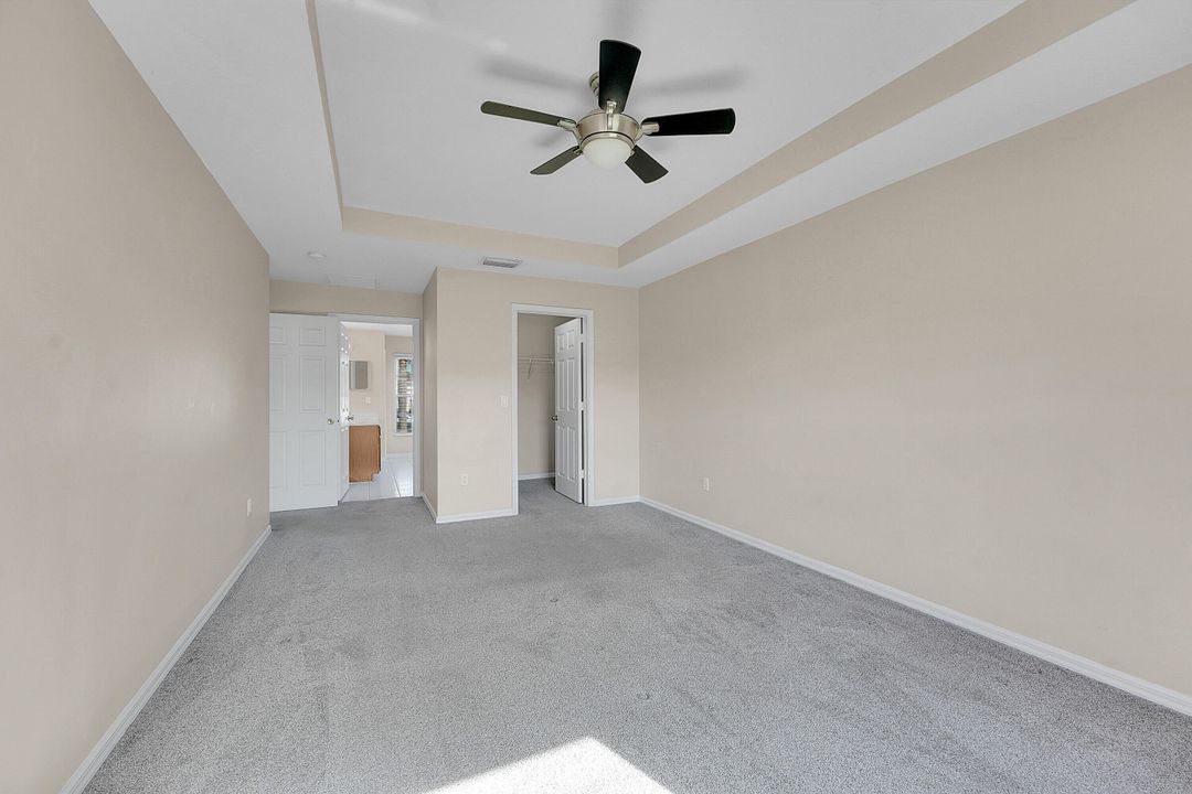 En Venta: $385,000 (3 camas, 2 baños, 1986 Pies cuadrados)