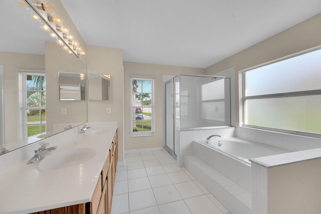 En Venta: $385,000 (3 camas, 2 baños, 1986 Pies cuadrados)