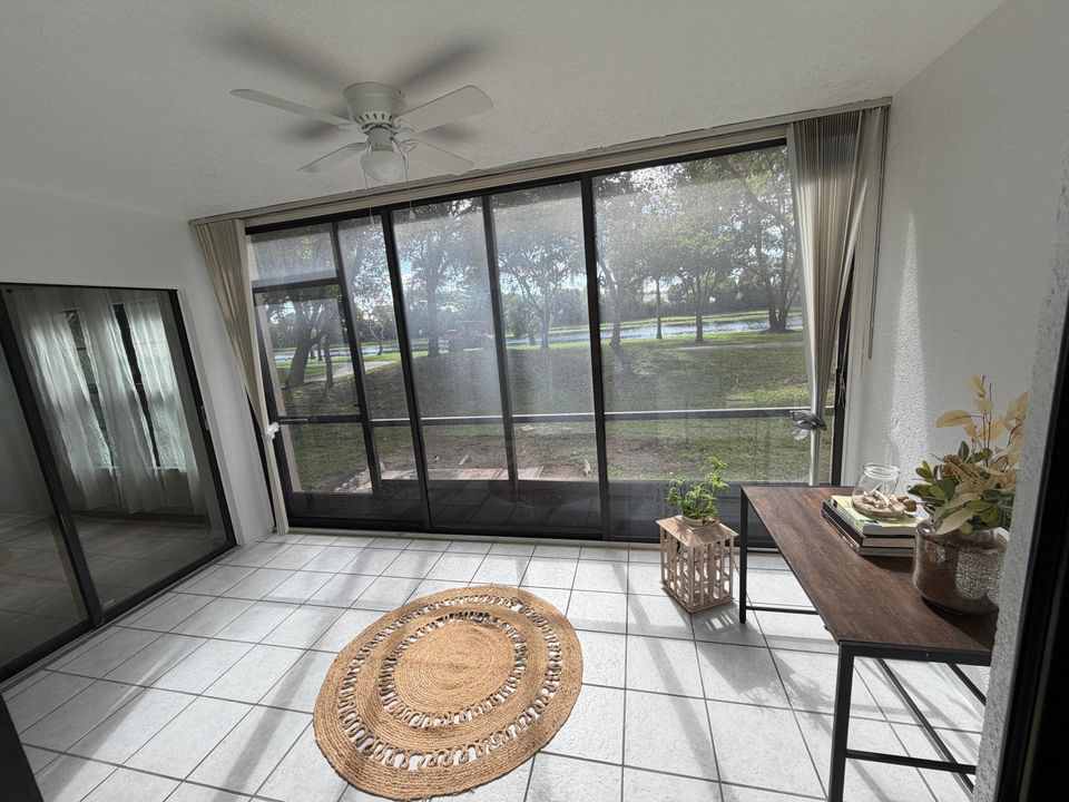 На продажу: $230,000 (2 спален, 2 ванн, 1222 Квадратных фут)