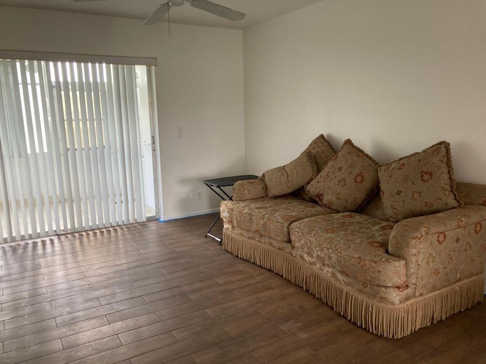 En Venta: $125,000 (2 camas, 1 baños, 815 Pies cuadrados)