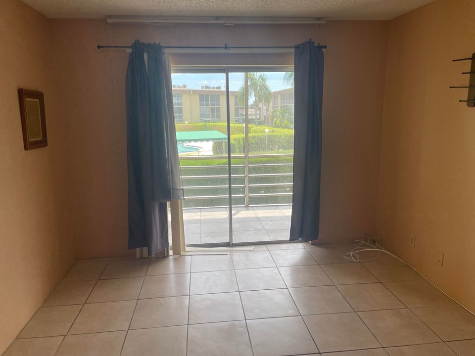 В аренду: $1,500 (2 спален, 1 ванн, 825 Квадратных фут)