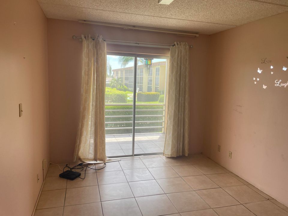 В аренду: $1,500 (2 спален, 1 ванн, 825 Квадратных фут)