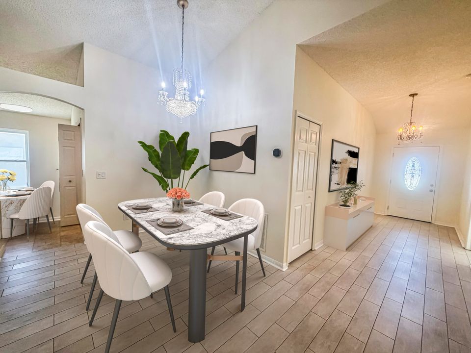 En Venta: $304,500 (4 camas, 2 baños, 1902 Pies cuadrados)