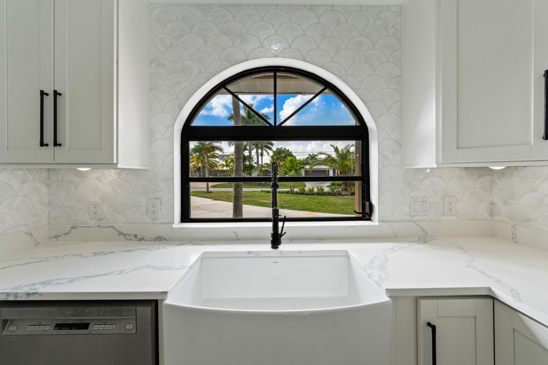 For Sale: $1,750,000 (4 beds, 3 baths, 2724 Square Feet)