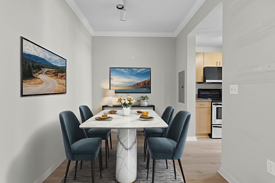 For Sale: $262,500 (1 beds, 1 baths, 760 Square Feet)