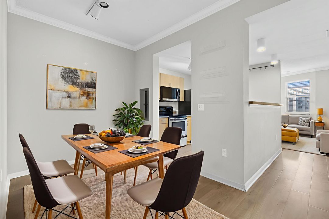 For Sale: $262,500 (1 beds, 1 baths, 760 Square Feet)