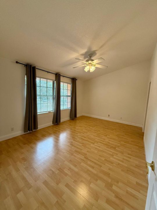 На продажу: $395,000 (3 спален, 2 ванн, 1572 Квадратных фут)