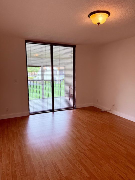 На продажу: $395,000 (3 спален, 2 ванн, 1572 Квадратных фут)