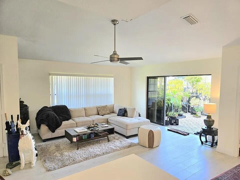 出租: $2,250 (2 贝兹, 2 浴室, 1480 平方英尺)