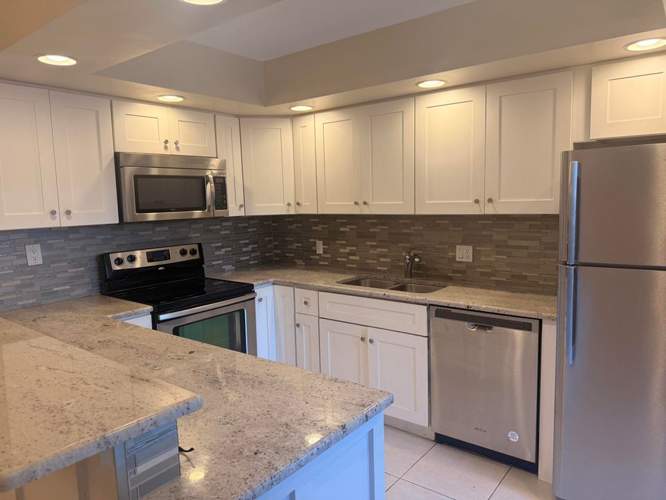 На продажу: $315,000 (2 спален, 2 ванн, 1236 Квадратных фут)