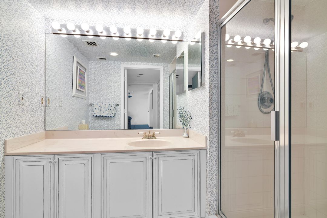 待售: $1,050,000 (2 贝兹, 2 浴室, 1630 平方英尺)