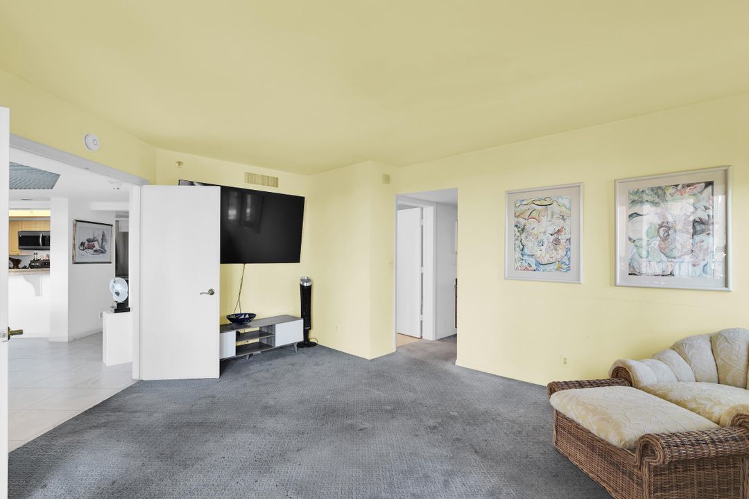 待售: $1,050,000 (2 贝兹, 2 浴室, 1630 平方英尺)