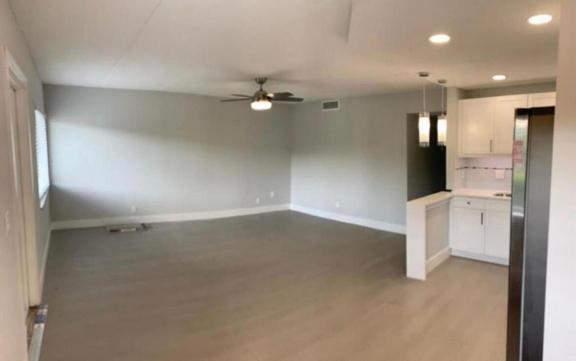 For Rent: $1,900 (2 beds, 1 baths, 865 Square Feet)