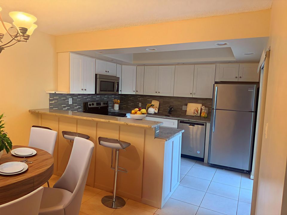 На продажу: $315,000 (2 спален, 2 ванн, 1236 Квадратных фут)