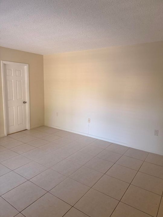 На продажу: $315,000 (2 спален, 2 ванн, 1236 Квадратных фут)