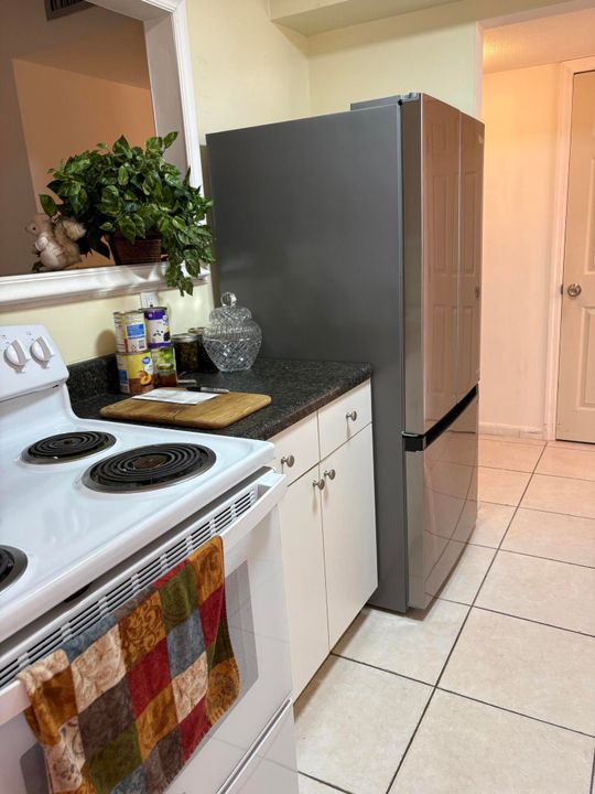 待售: $150,000 (1 贝兹, 1 浴室, 900 平方英尺)