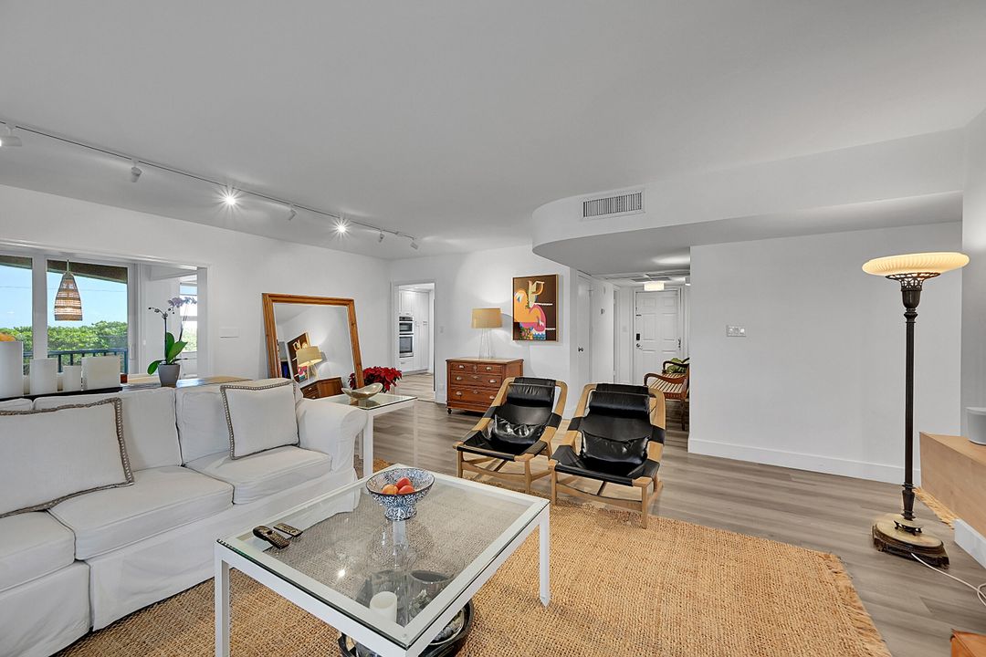 待售: $1,500,000 (3 贝兹, 2 浴室, 2217 平方英尺)