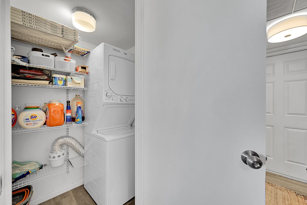 待售: $1,500,000 (3 贝兹, 2 浴室, 2217 平方英尺)