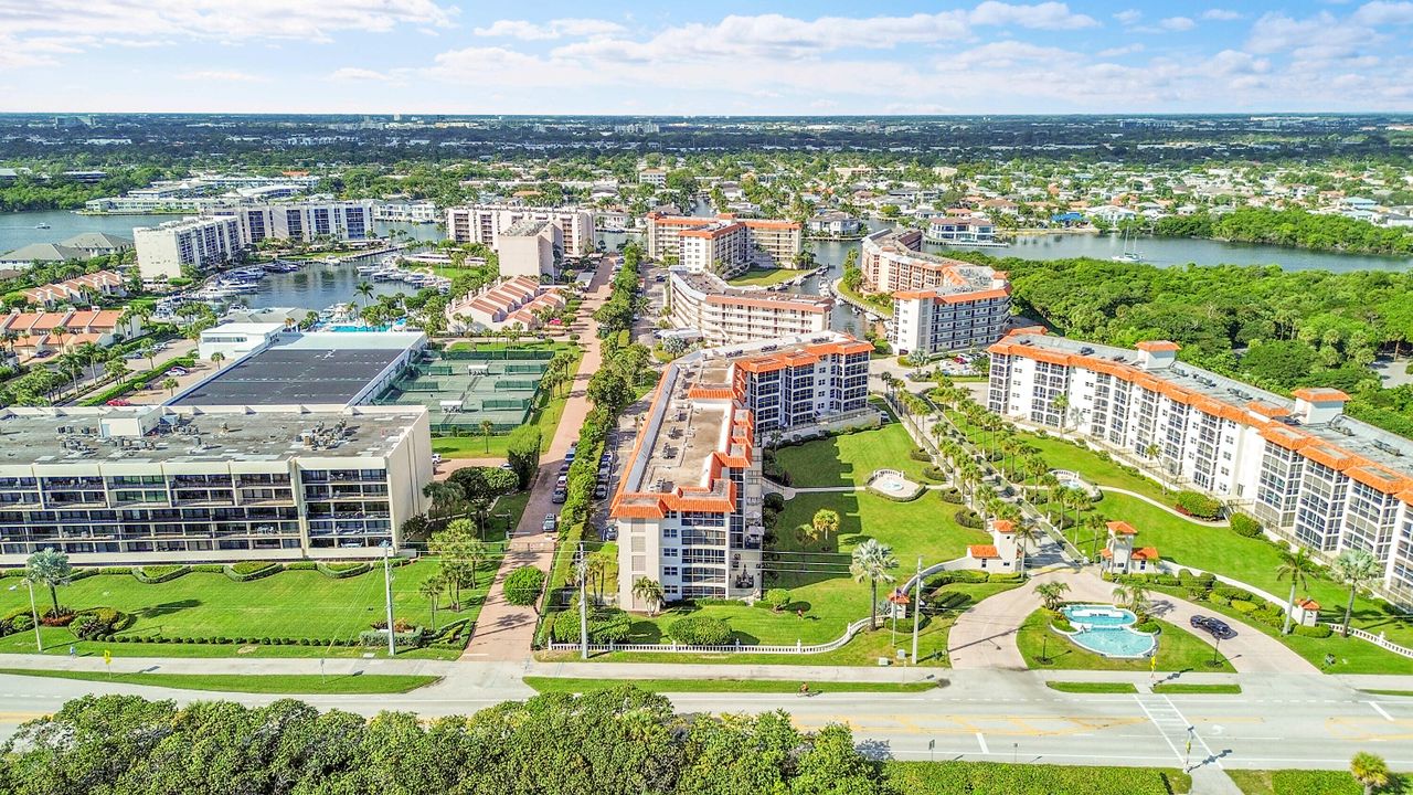 待售: $1,500,000 (3 贝兹, 2 浴室, 2217 平方英尺)