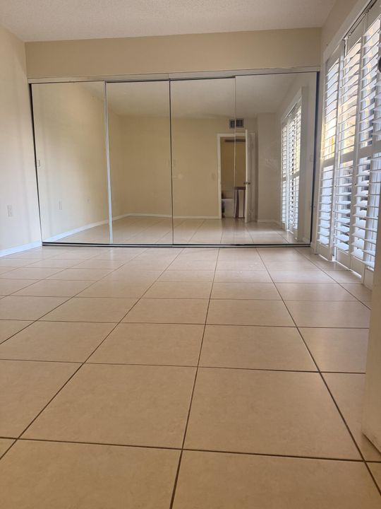 На продажу: $315,000 (2 спален, 2 ванн, 1236 Квадратных фут)