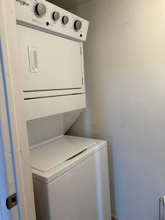 待售: $150,000 (1 贝兹, 1 浴室, 900 平方英尺)