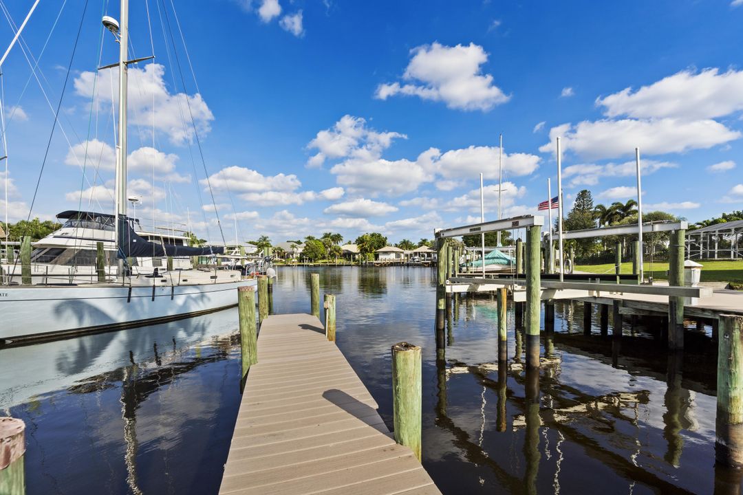 For Sale: $1,750,000 (4 beds, 3 baths, 2724 Square Feet)