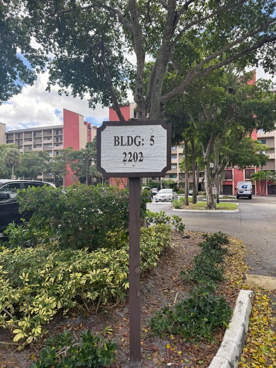 На продажу: $230,000 (2 спален, 2 ванн, 1222 Квадратных фут)