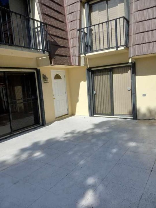 На продажу: $315,000 (2 спален, 2 ванн, 1236 Квадратных фут)