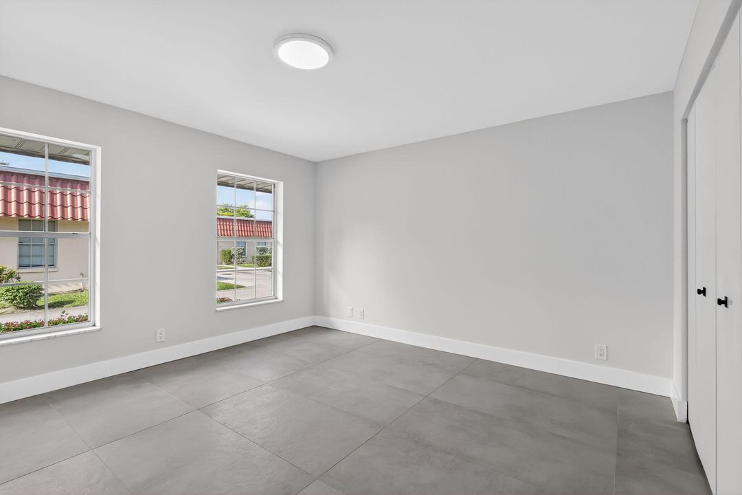 For Sale: $225,000 (2 beds, 1 baths, 1024 Square Feet)