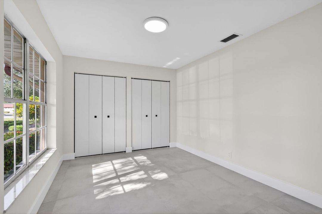 For Sale: $225,000 (2 beds, 1 baths, 1024 Square Feet)