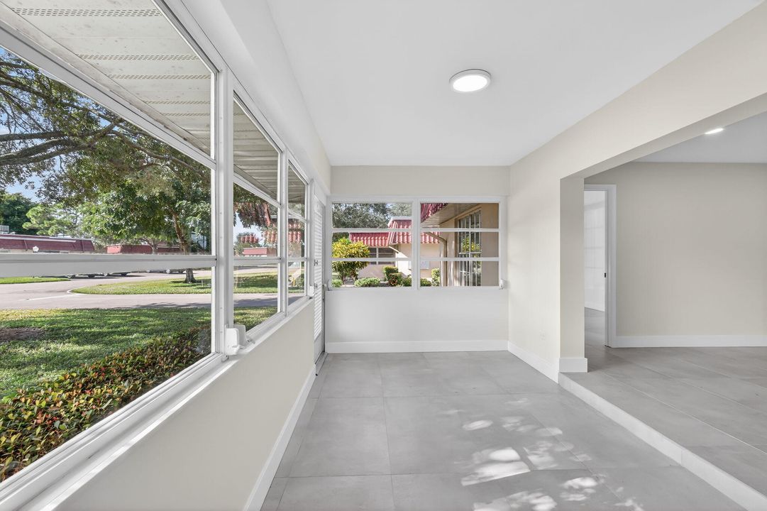 For Sale: $225,000 (2 beds, 1 baths, 1024 Square Feet)