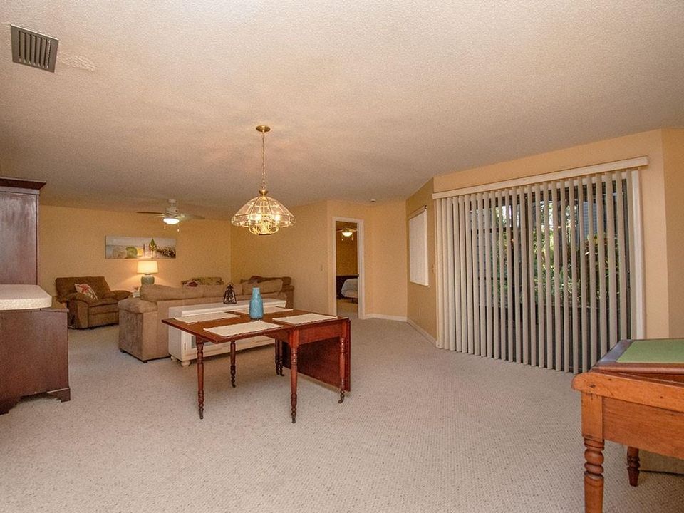 待售: $250,000 (3 贝兹, 2 浴室, 1573 平方英尺)