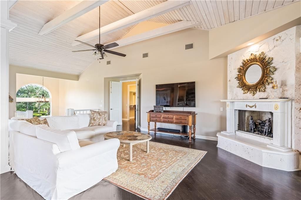 En Venta: $1,550,000 (4 camas, 3 baños, 3746 Pies cuadrados)