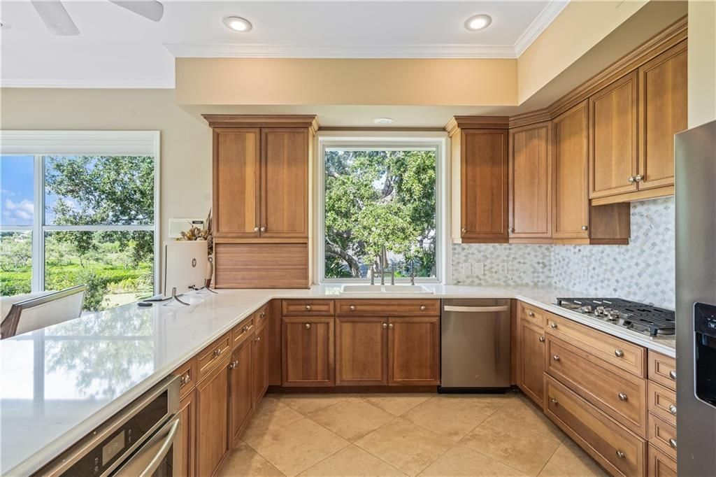 En Venta: $1,550,000 (4 camas, 3 baños, 3746 Pies cuadrados)