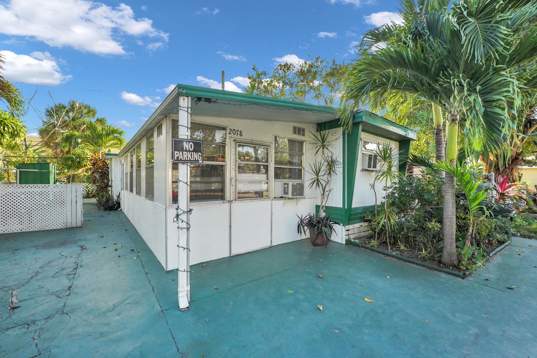 待售: $250,000 (2 贝兹, 2 浴室, 952 平方英尺)