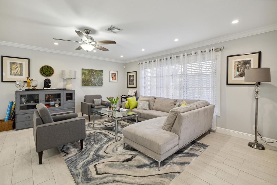 En Venta: $275,000 (2 camas, 2 baños, 1255 Pies cuadrados)