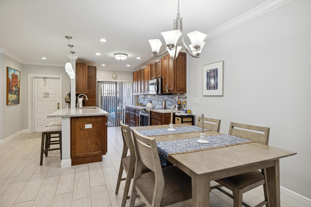 En Venta: $275,000 (2 camas, 2 baños, 1255 Pies cuadrados)