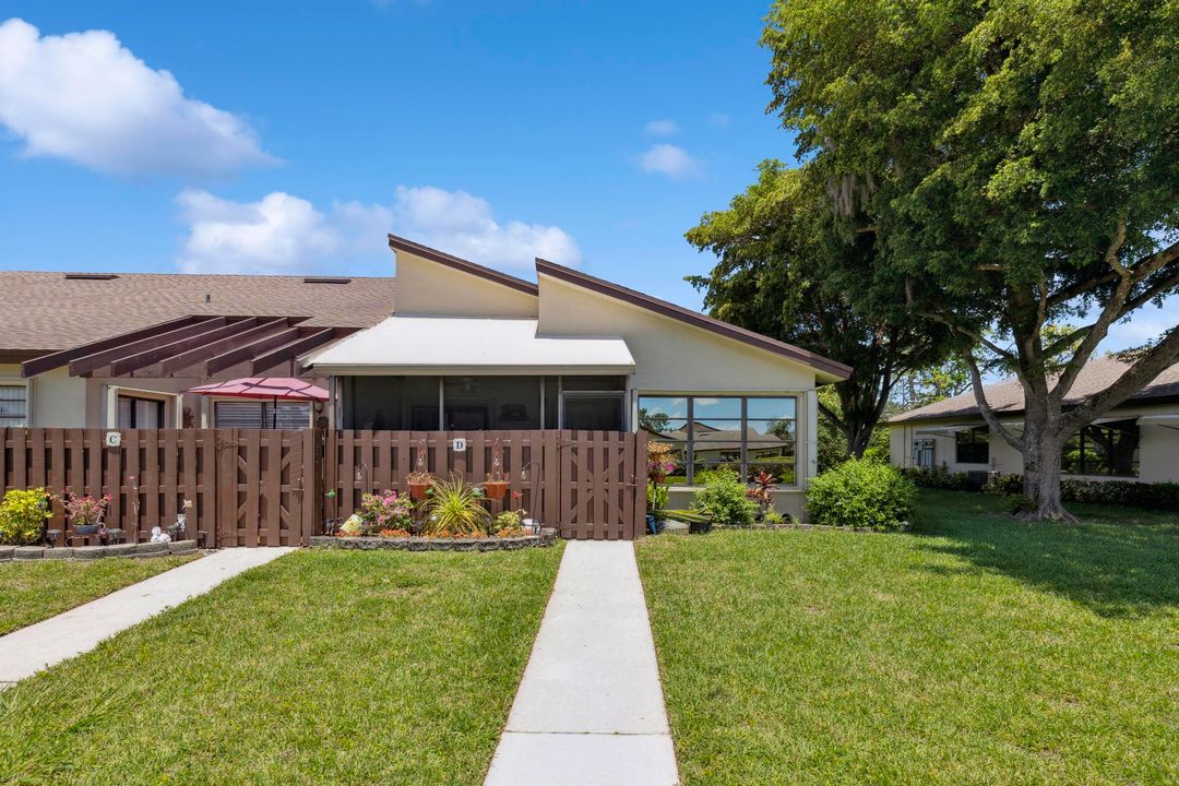 En Venta: $275,000 (2 camas, 2 baños, 1255 Pies cuadrados)