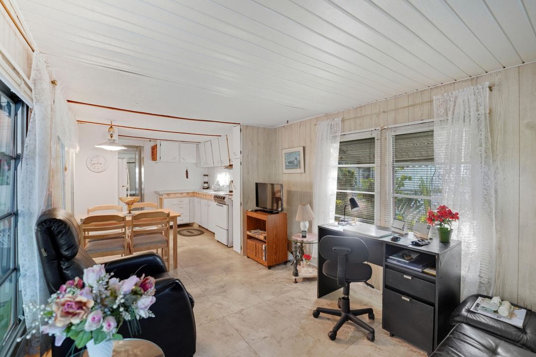 待售: $250,000 (2 贝兹, 2 浴室, 952 平方英尺)