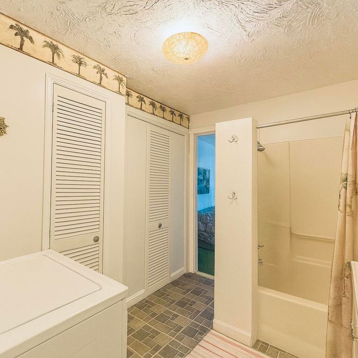 待售: $250,000 (2 贝兹, 2 浴室, 952 平方英尺)