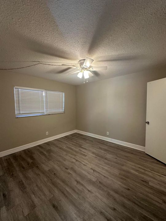 For Rent: $2,000 (2 beds, 2 baths, 945 Square Feet)