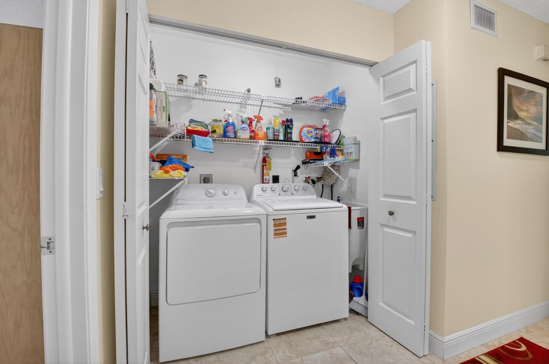 En Venta: $385,000 (2 camas, 2 baños, 1619 Pies cuadrados)