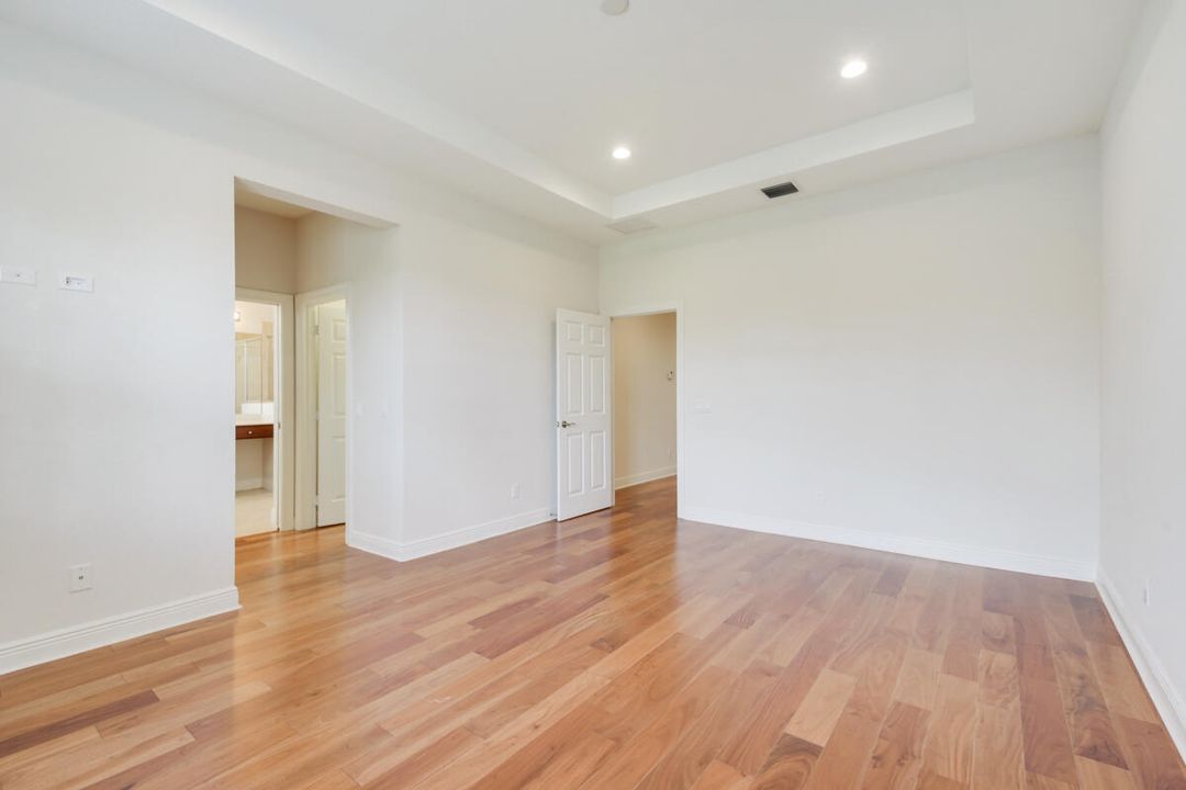 En Renta: $4,850 (3 camas, 2 baños, 1939 Pies cuadrados)